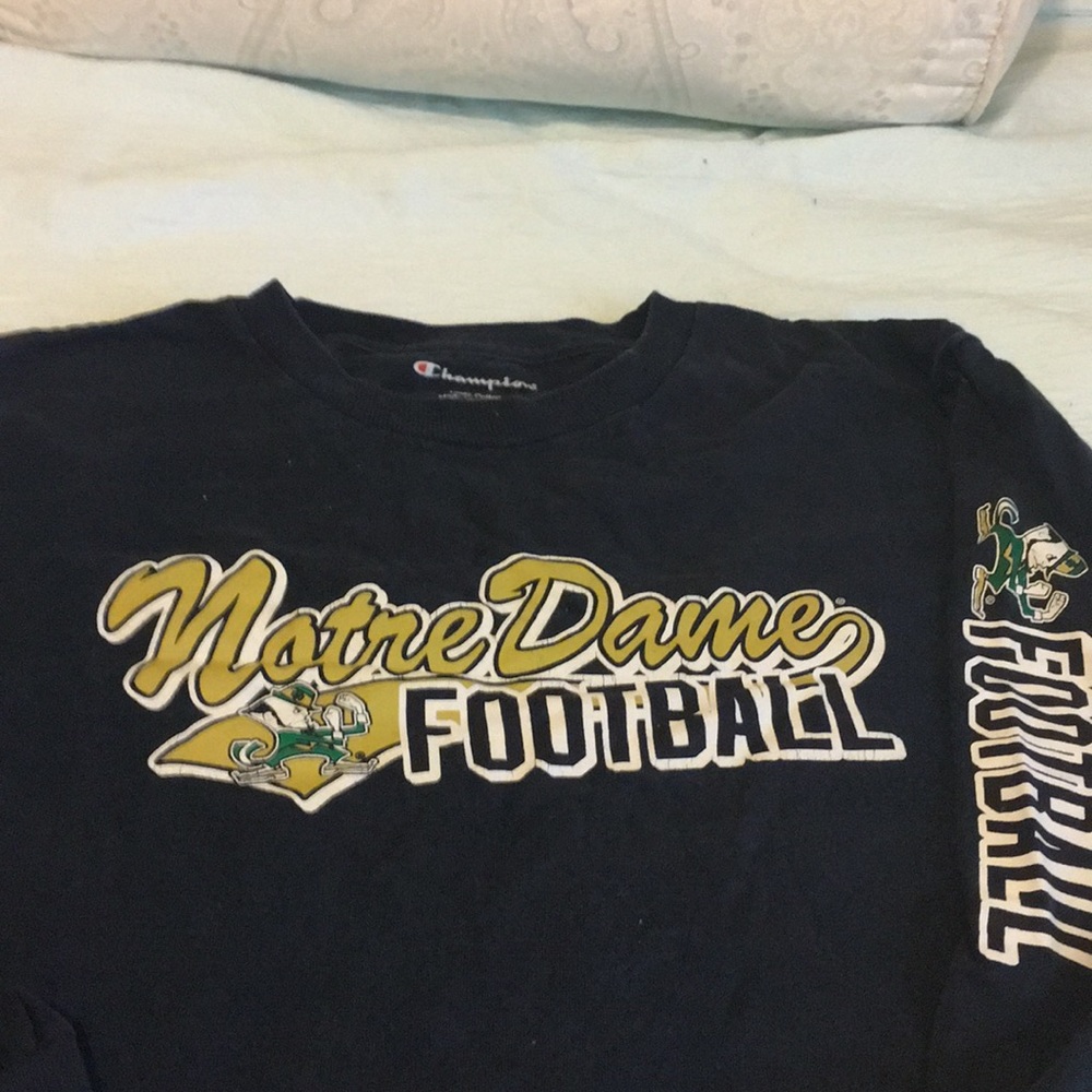 Notre Dame long sleeved youth L football t shirt